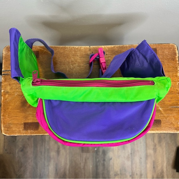 Seirus Vintage 1980s Vibrant Green Purple Fanny Pack Travel Bag Activewear Sport - Picture 2 of 12